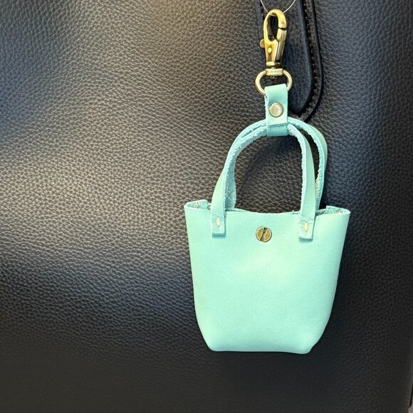 Portland Leather, Teeny Tiny Tote Keychain, Mint, NWOT - Picture 2 of 4